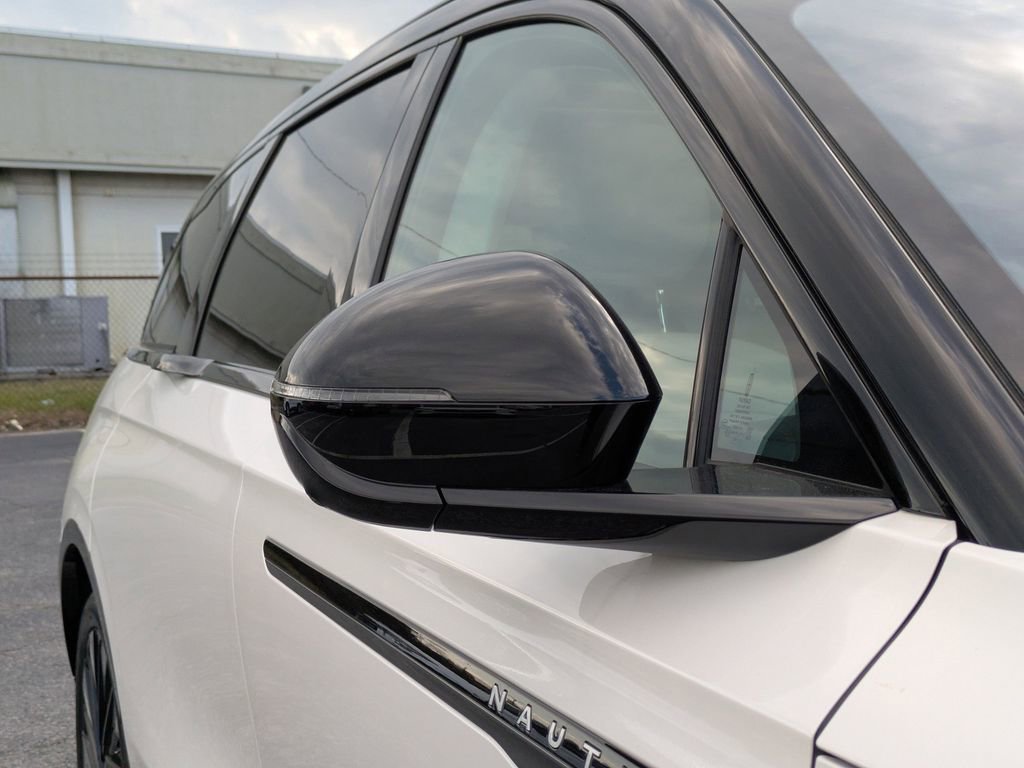 New 2026 Lincoln Nautilus Reserve AWD/4WD image 12