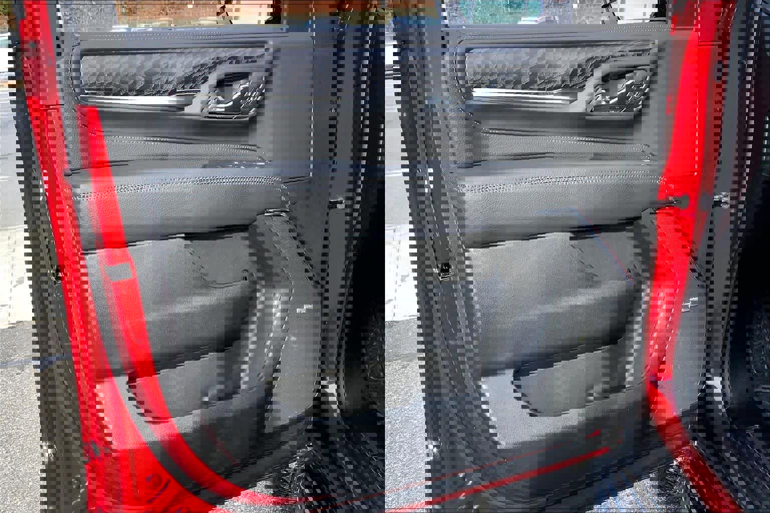 Used 2024 GMC Yukon XL Denali w/ Advanced Technology Package image 21