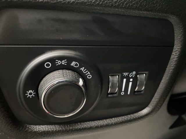 Used 2022 Jeep Grand Cherokee L Laredo w/ Luxury Tech Group I image 17