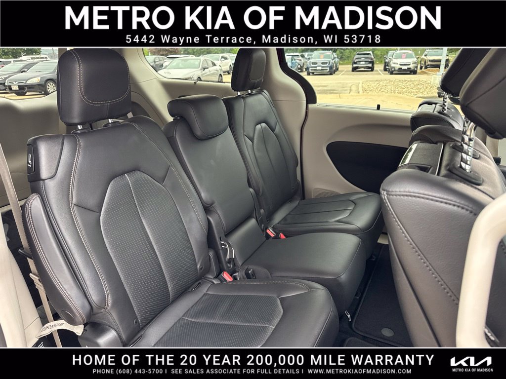 Used 2019 Chrysler Pacifica Touring-L Plus FWD image 42