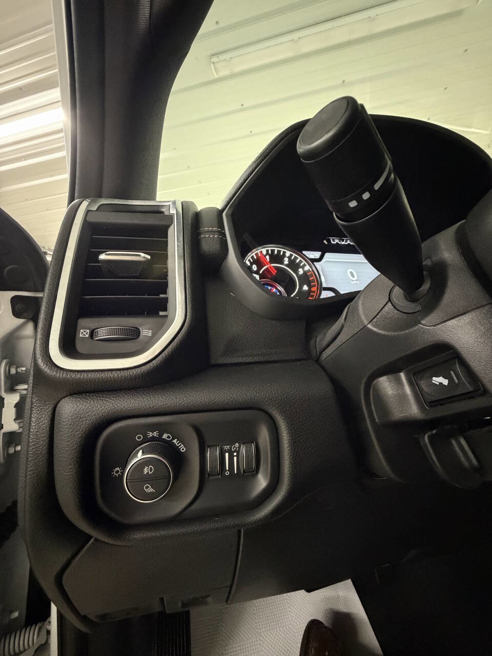 Used 2024 RAM 3500 Laramie w/ Night Edition image 34