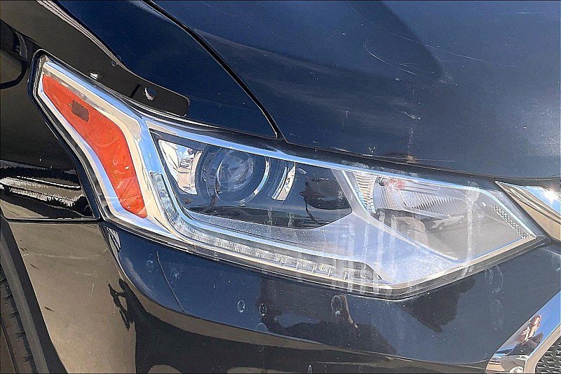 Used 2020 Chevrolet Traverse LS AWD/4WD image 32