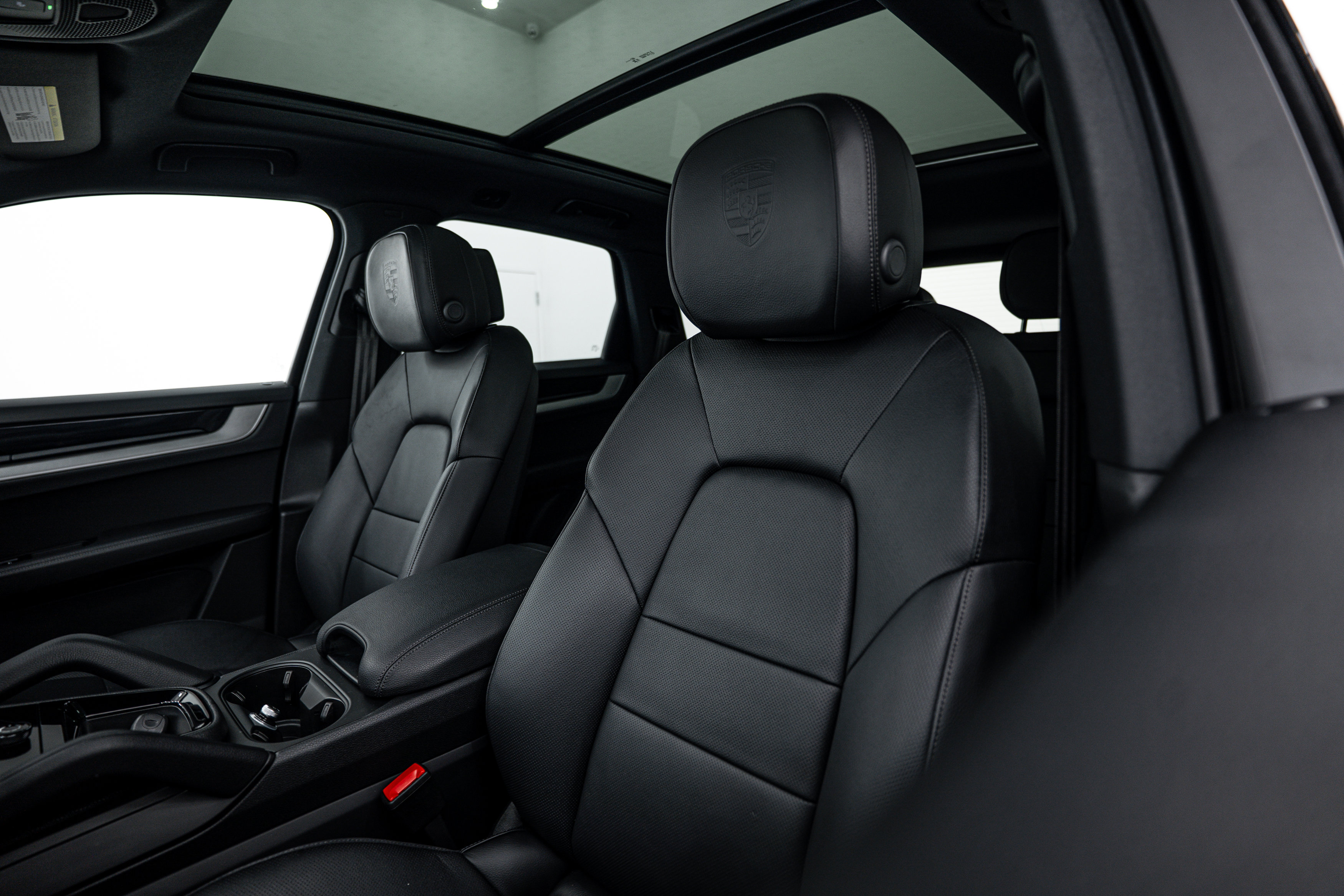 Certified 2025 Porsche Cayenne image 21