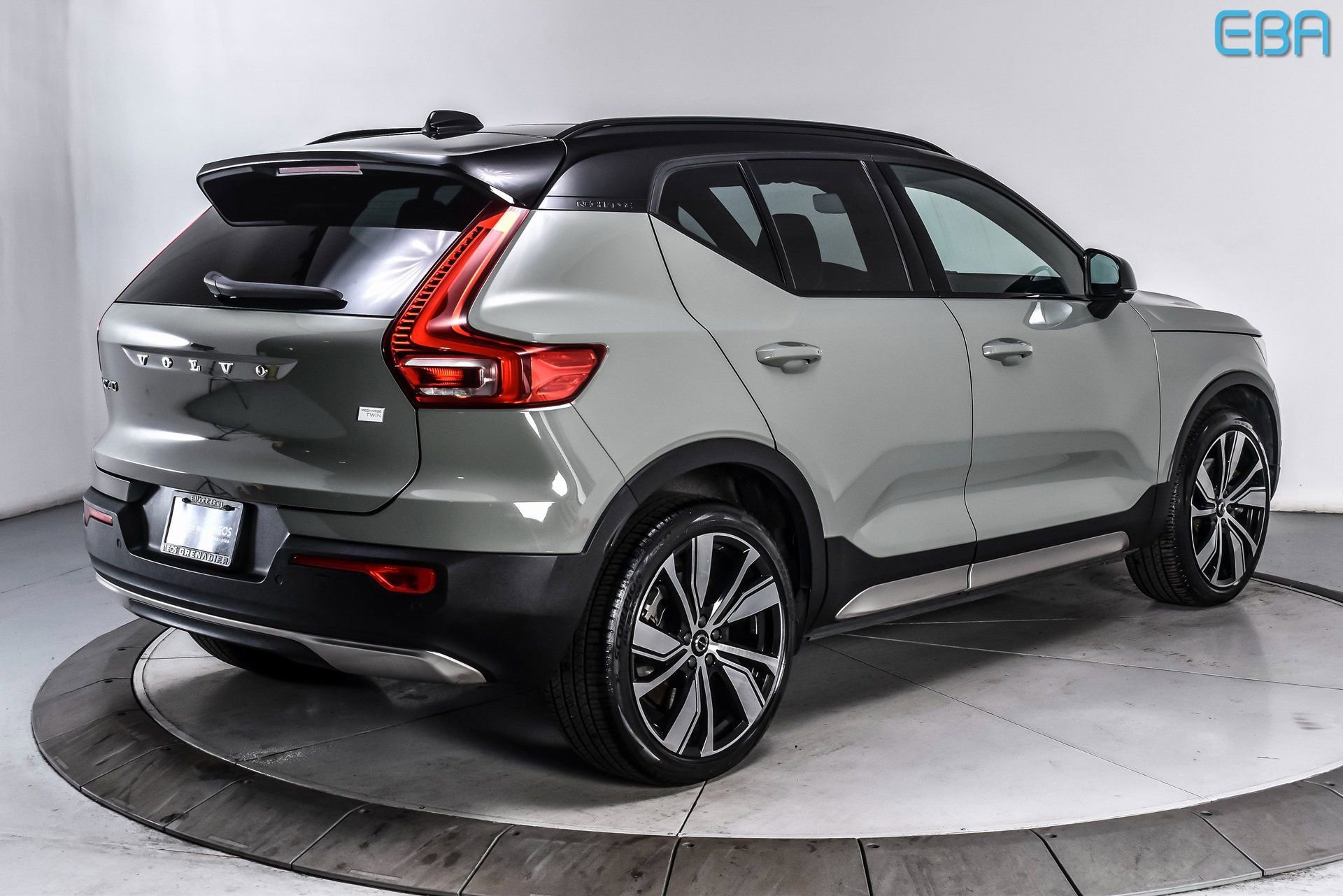 Used 2022 Volvo XC40 P8 Recharge Ultimate image 6