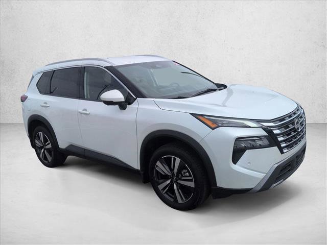 Used 2024 Nissan Rogue SL image 3