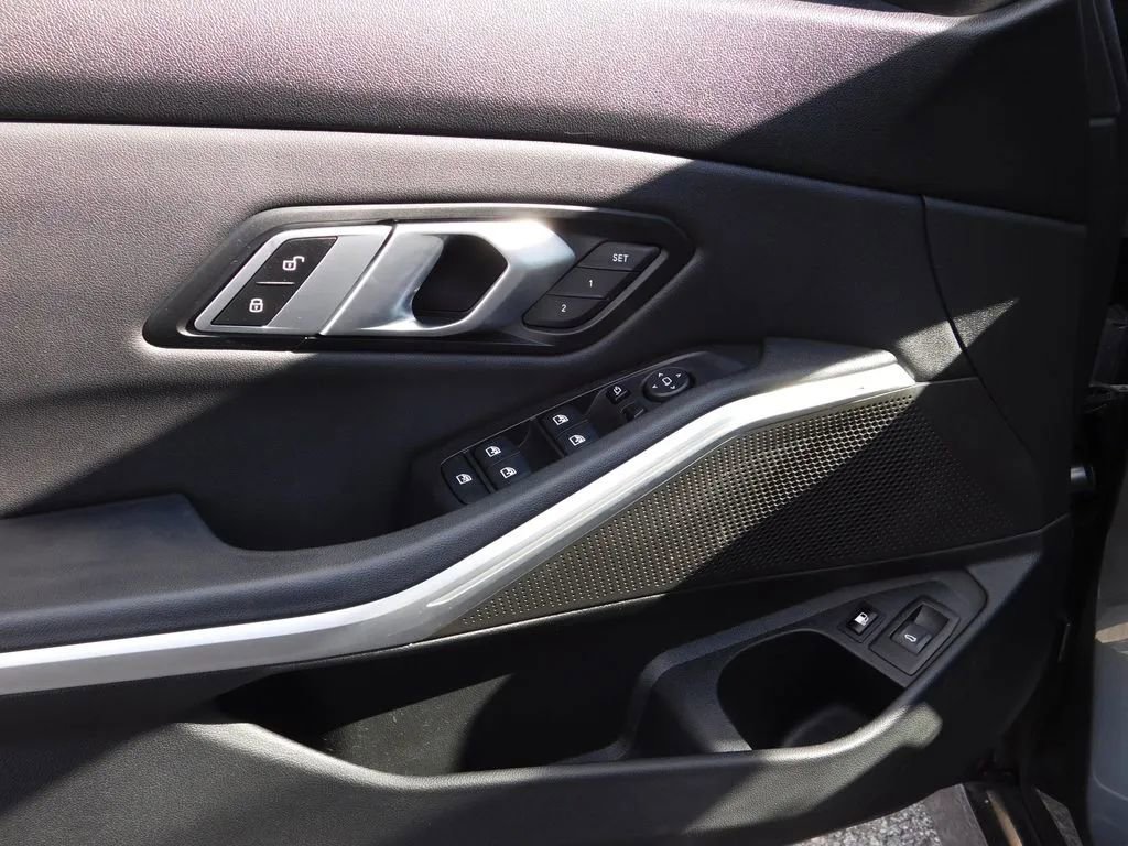 Used 2021 BMW 330e xDrive w/ Driving Assistance Package image 14