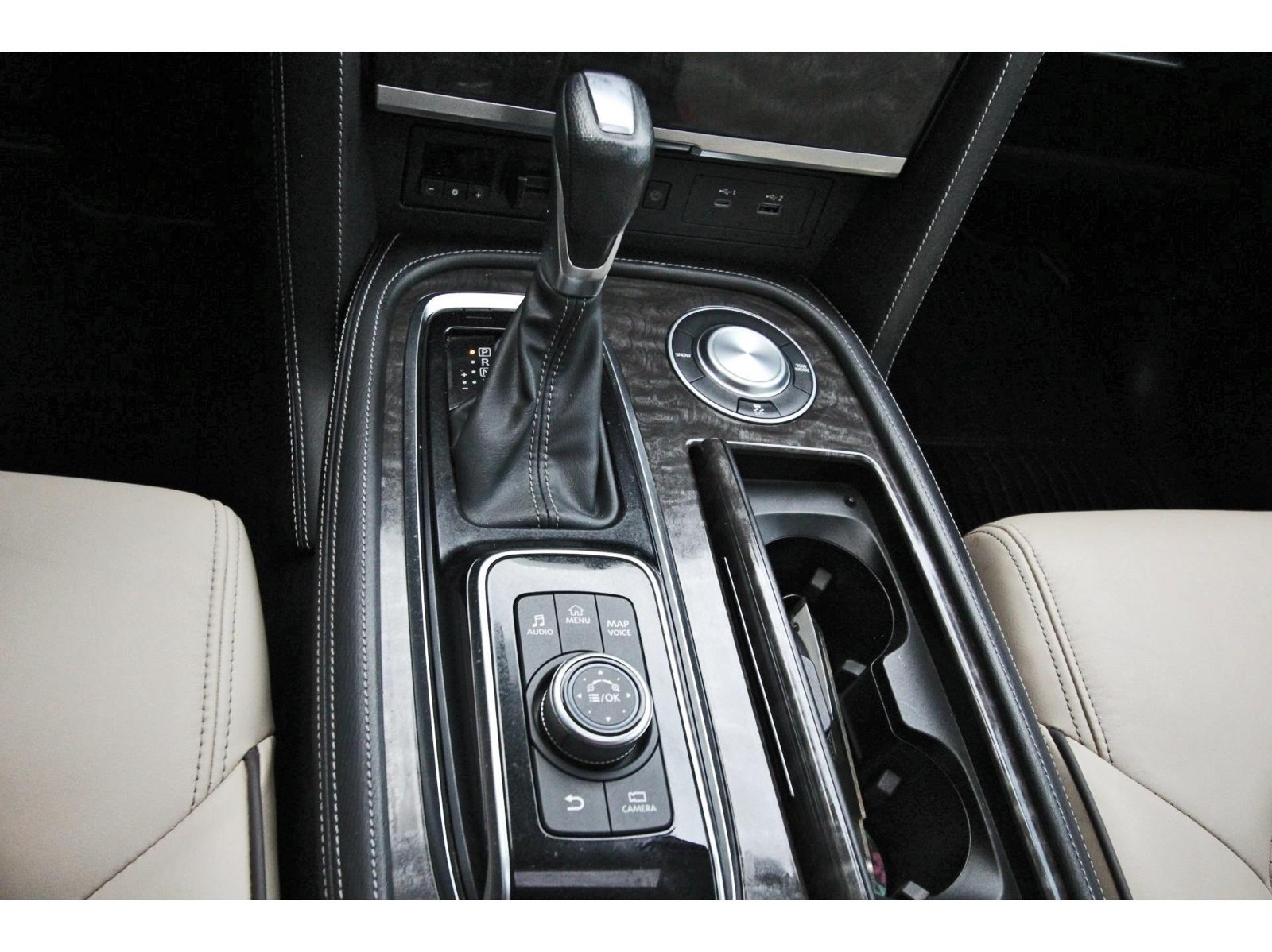 Used 2022 Nissan Armada Platinum w/ Captain's Chairs Package RWD image 31
