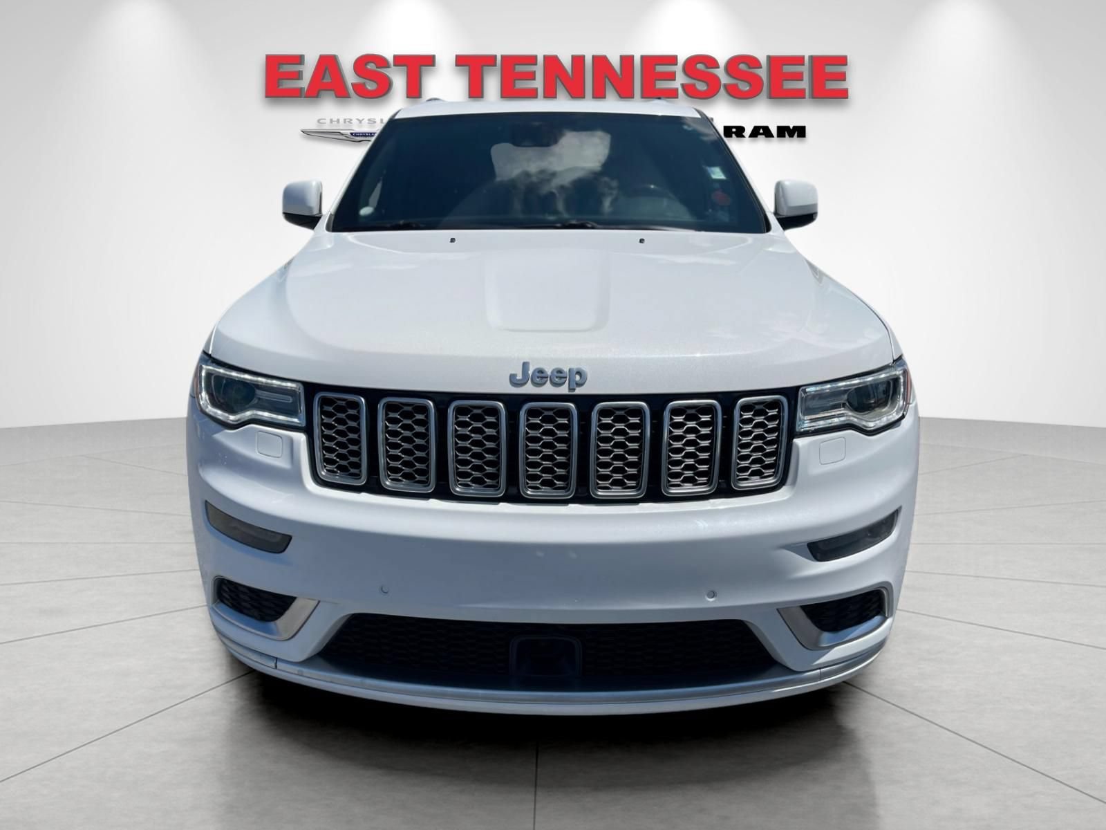 Used 2020 Jeep Grand Cherokee Summit AWD/4WD image 9