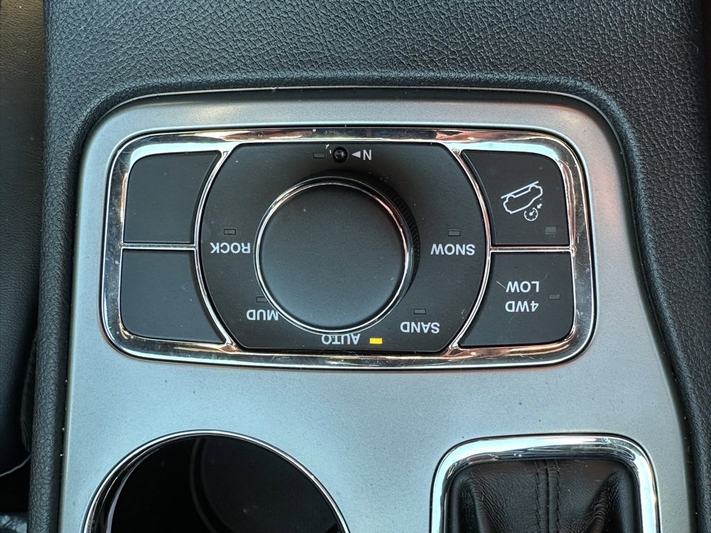 Used 2022 Jeep Grand Cherokee Laredo X image 27