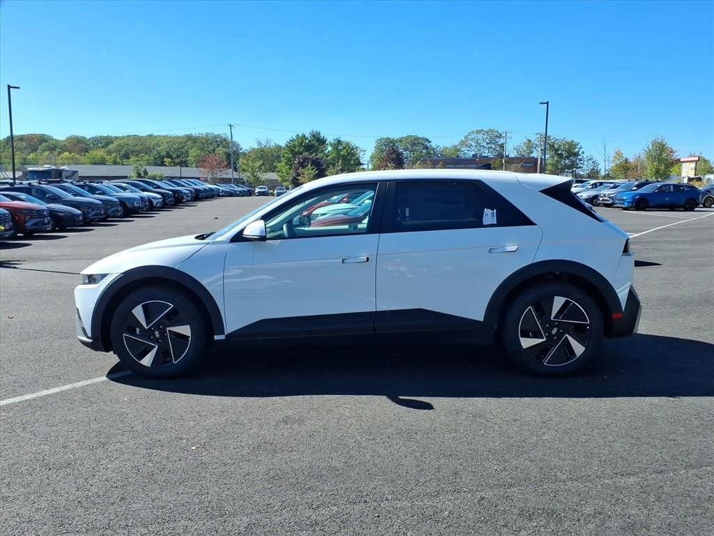 New 2025 Hyundai Ioniq 5 SE image 12
