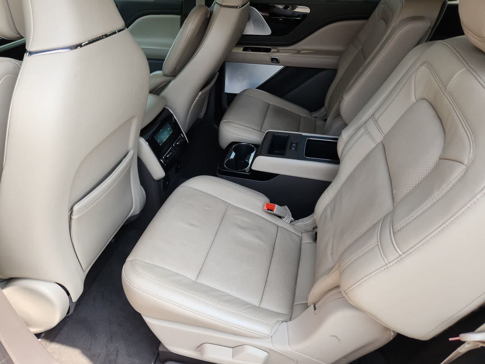 Used 2020 Lincoln Aviator Reserve w/ Equipment Group 202A AWD/4WD image 29