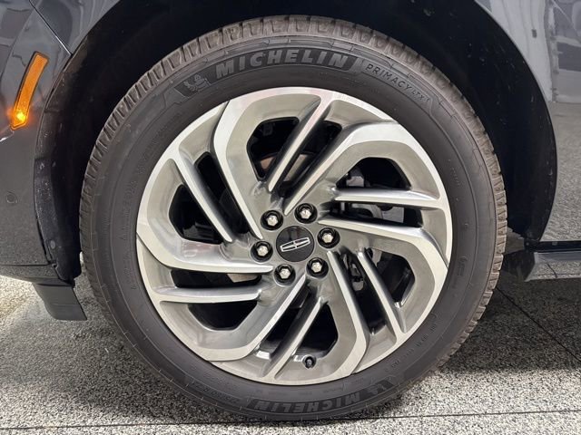 Used 2025 Lincoln Navigator Reserve AWD/4WD image 3