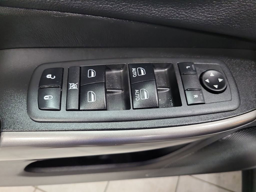 Used 2019 Jeep Cherokee Limited image 33