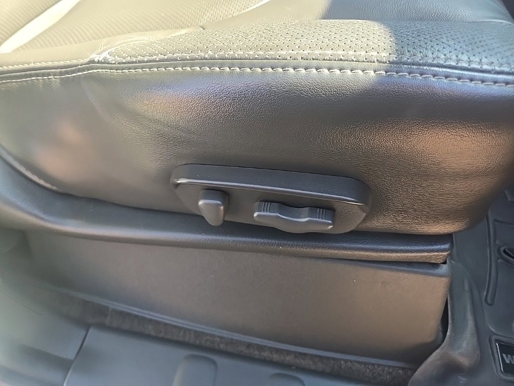 Used 2015 Nissan Frontier PRO-4X w/ Pro-4x Luxury Package image 25