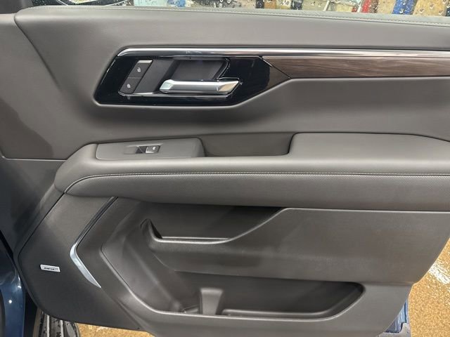 New 2026 Chevrolet Suburban Premier image 27