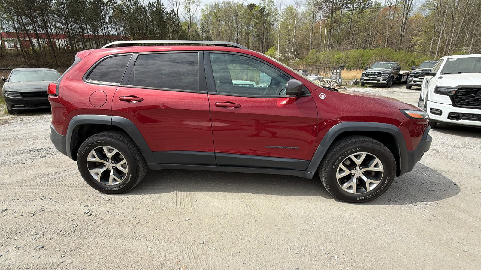 Used 2015 Jeep Cherokee Trailhawk w/ Comfort/Convenience Group image 7