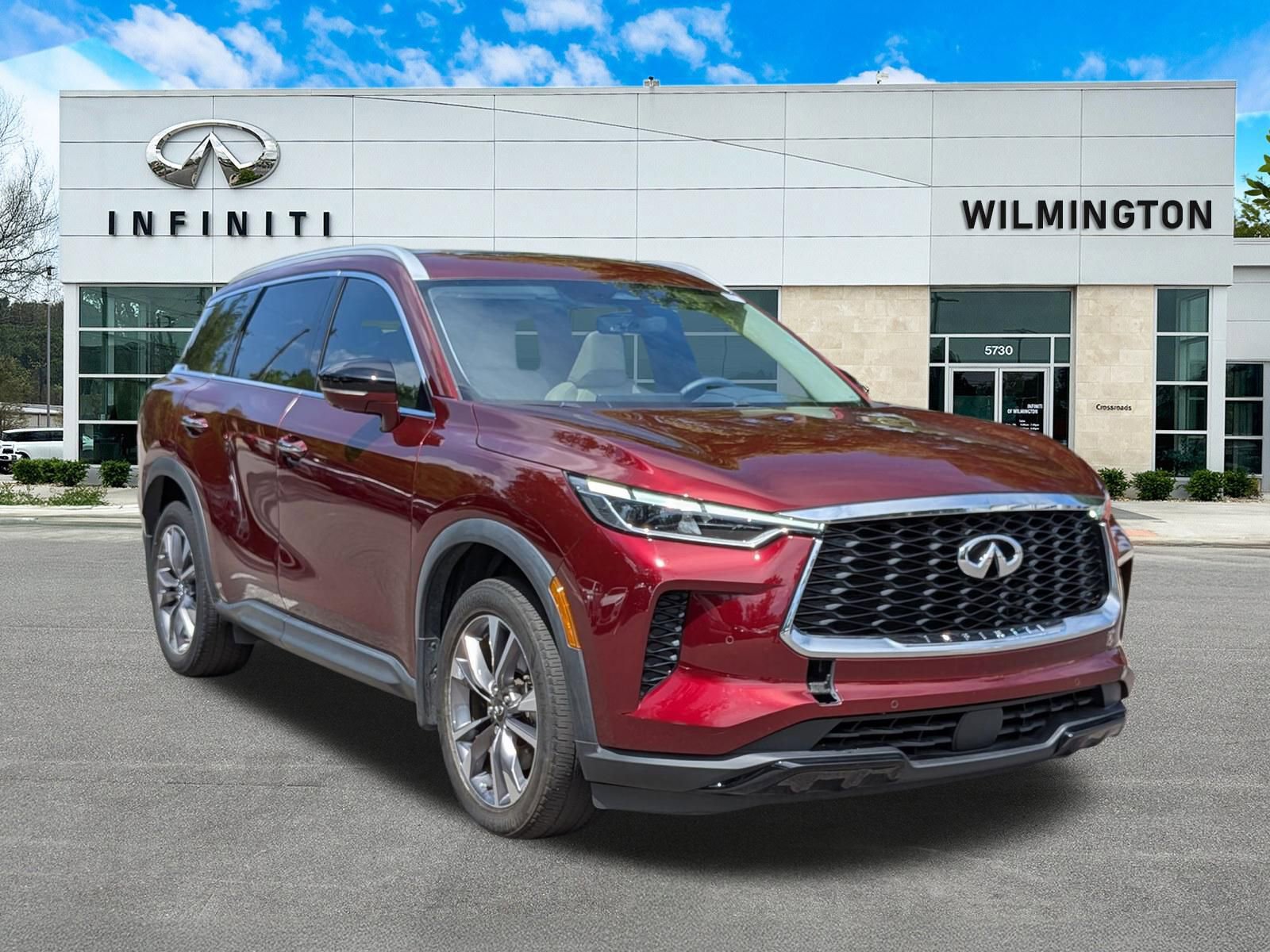 Used 2023 INFINITI QX60 Luxe w/ Cargo Package FWD image 1