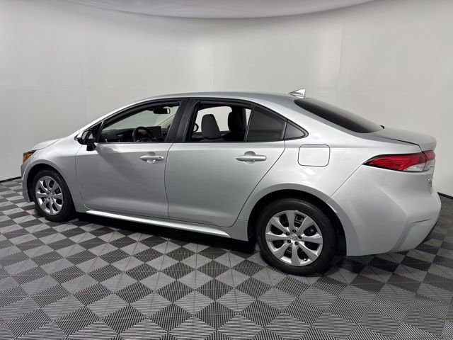 Used 2024 Toyota Corolla LE image 5