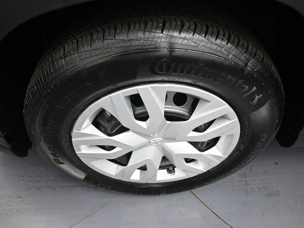 Certified 2022 Toyota Corolla Cross L AWD/4WD image 14