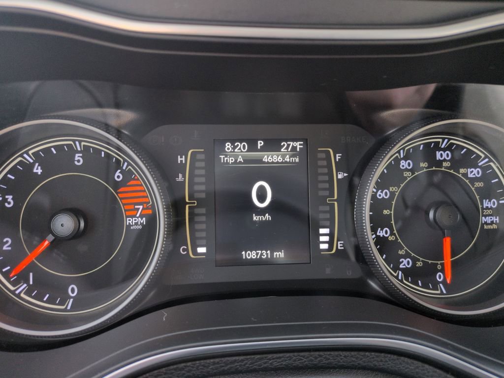 Used 2020 Jeep Cherokee Latitude Plus w/ Comfort/Convenience Group image 15