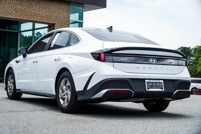 Certified 2025 Hyundai Sonata SE FWD image 10