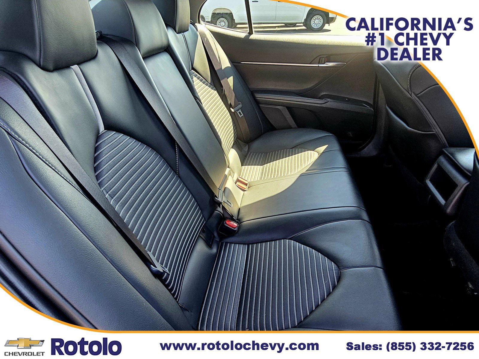 Used 2020 Toyota Camry SE w/ Carpet Mat Package image 12