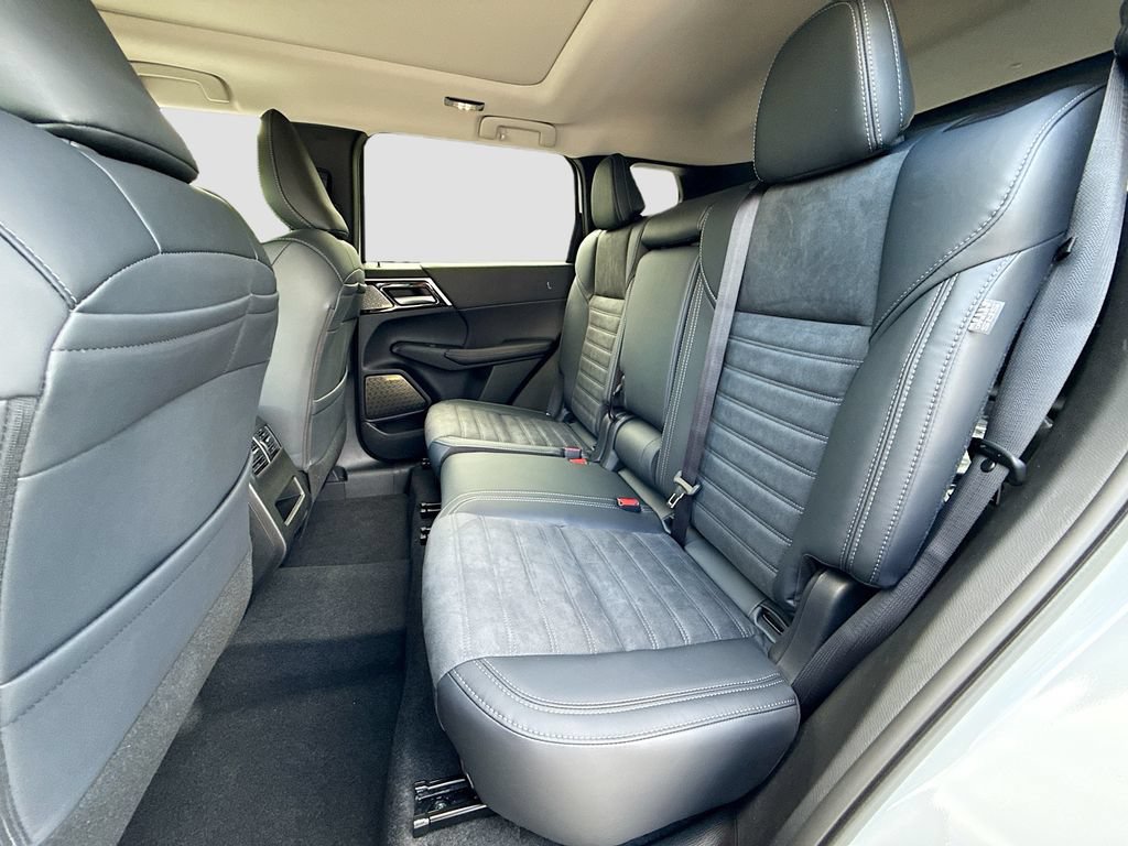 New 2026 Mitsubishi Outlander SE FWD image 26