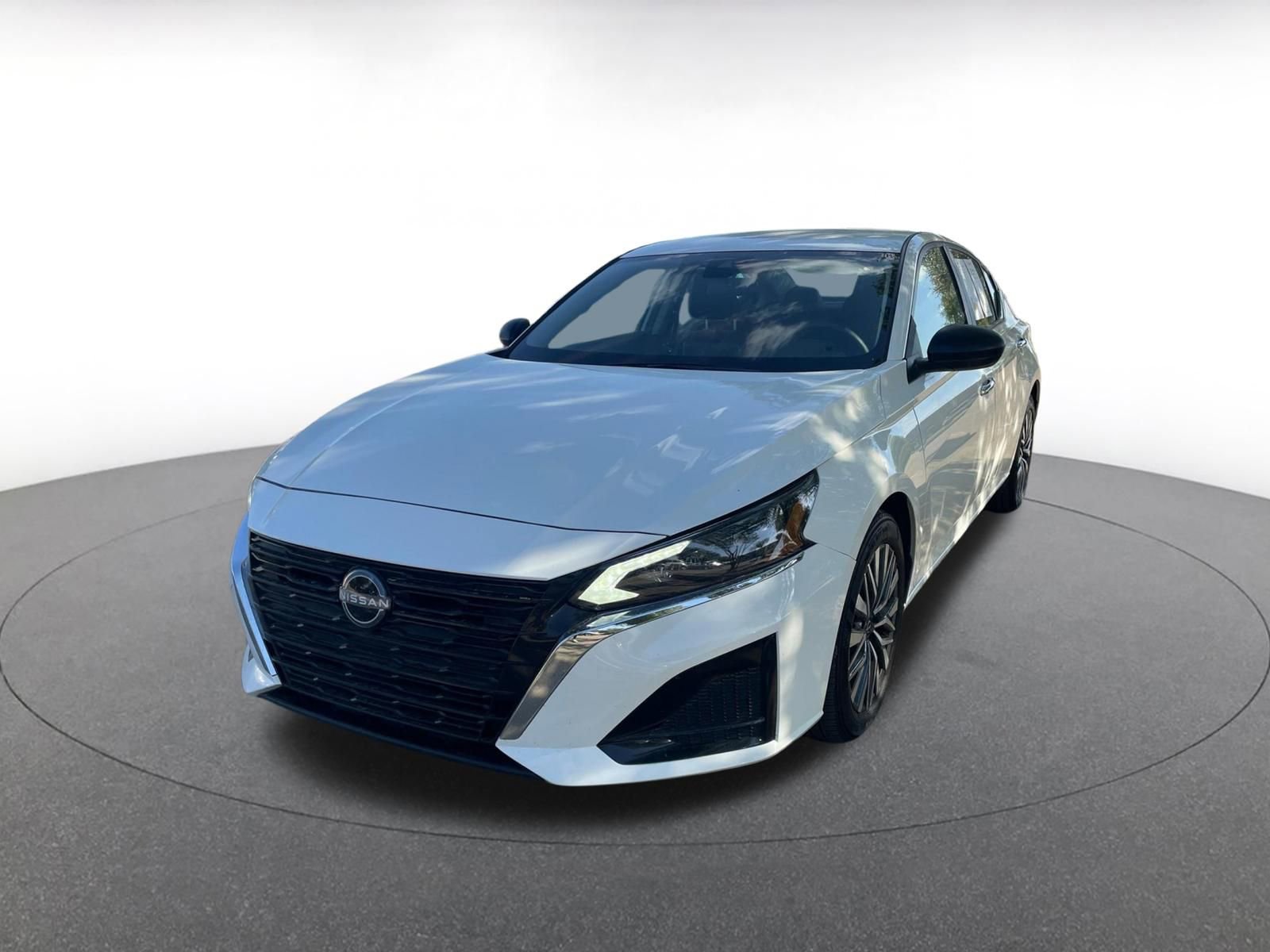 Used 2025 Nissan Altima 2.5 SV image 4