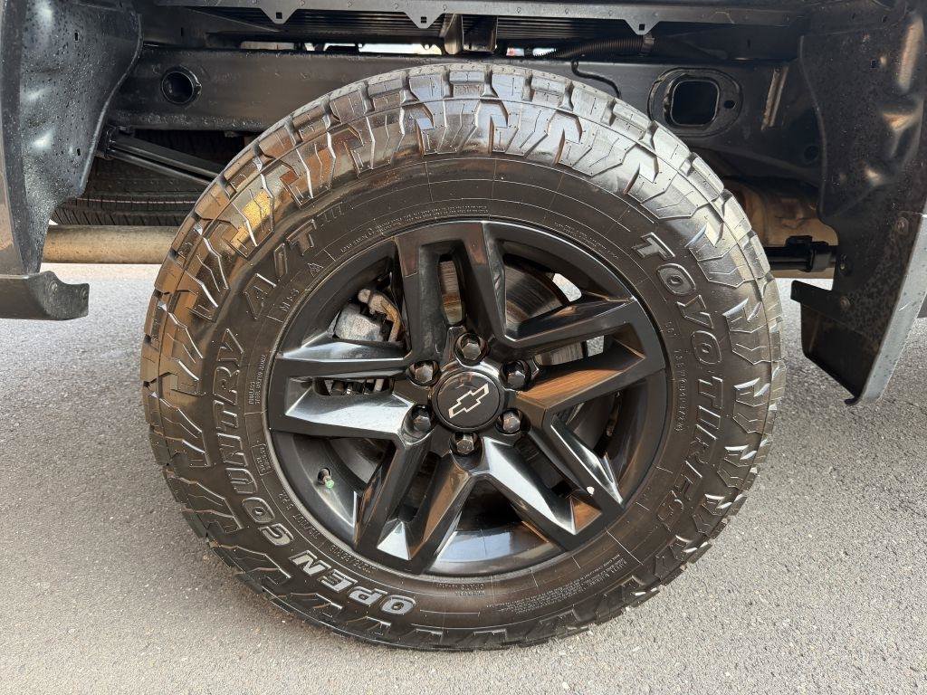 Used 2019 Chevrolet Silverado 1500 LT Trail Boss w/ Convenience Package AWD/4WD image 11