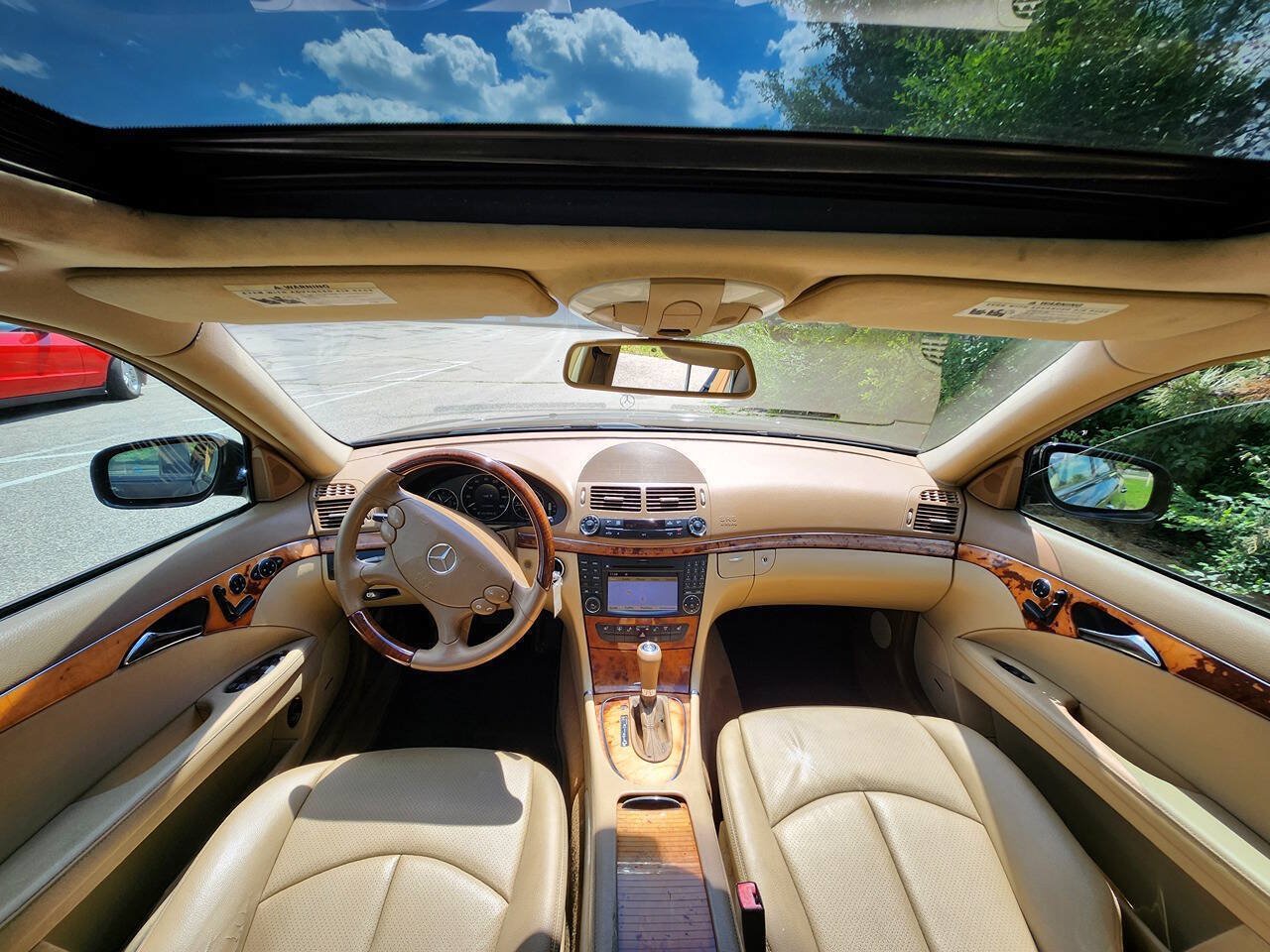 Used 2009 Mercedes-Benz E 350 4MATIC Sedan image 15