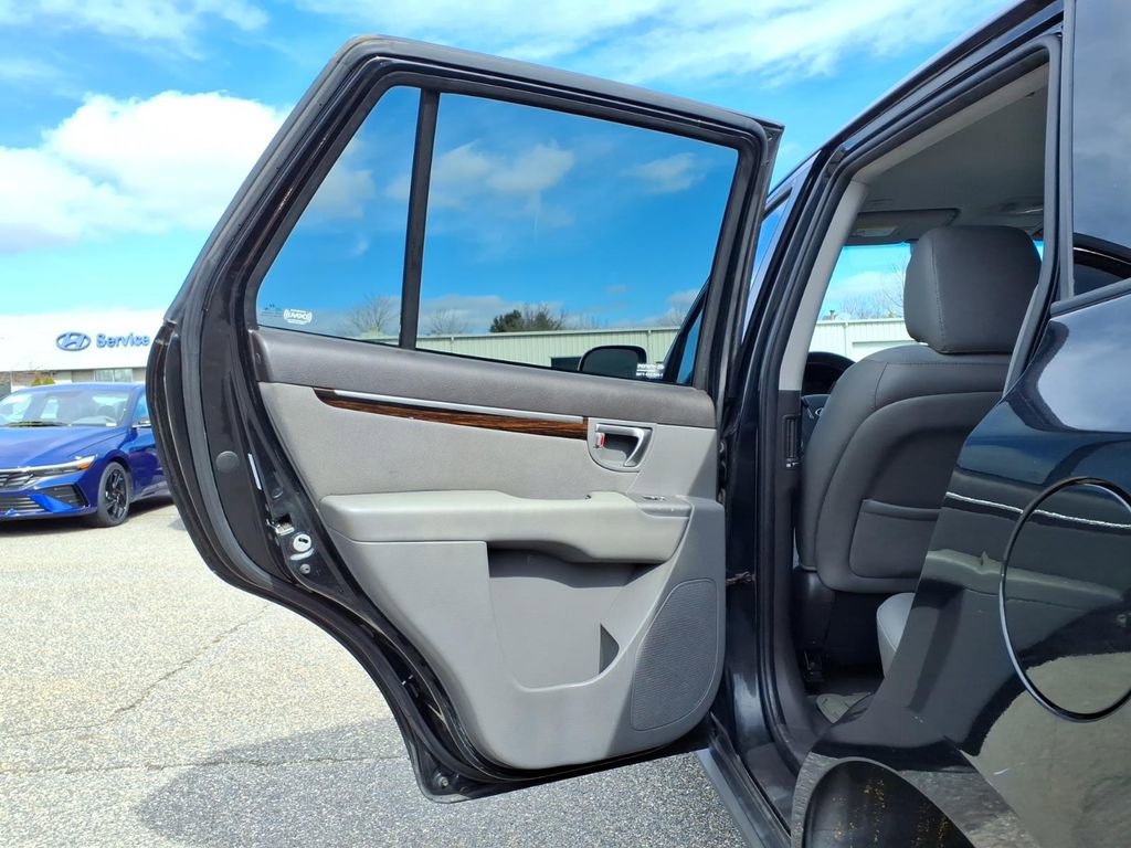 Used 2011 Hyundai Santa Fe SE image 13