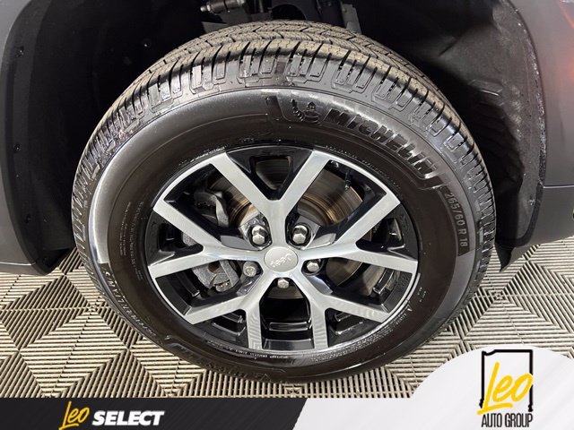 Used 2023 Jeep Grand Cherokee L Limited AWD/4WD image 33