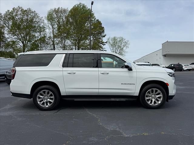 Used 2023 Chevrolet Suburban Premier image 3