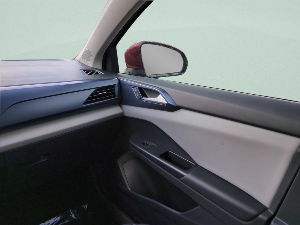 Used 2023 Volkswagen Taos SE w/ Panoramic Sunroof Package FWD image 13
