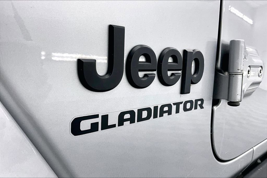 Used 2022 Jeep Gladiator Willys image 8