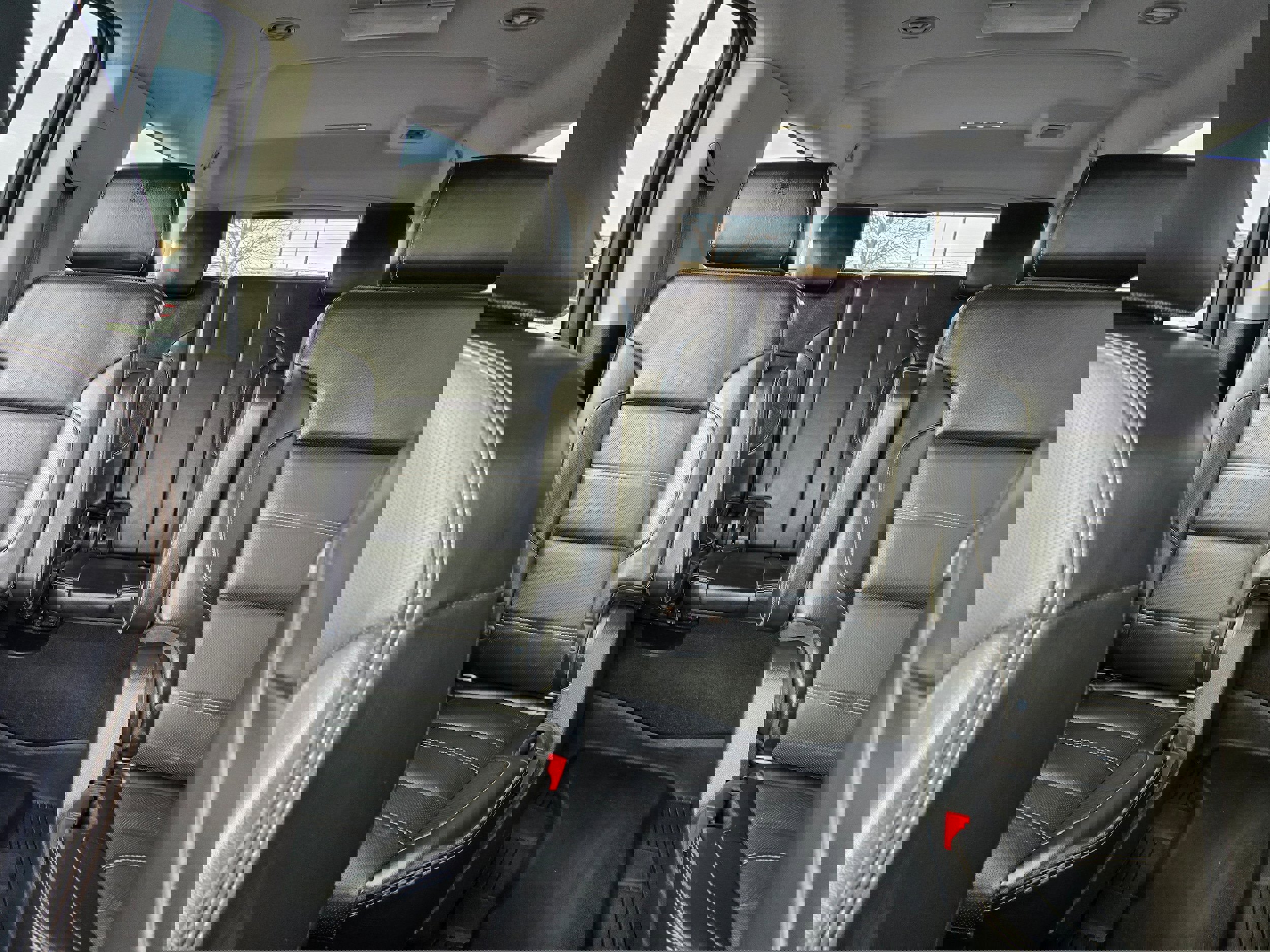 Used 2016 GMC Yukon XL Denali w/ Open Road Package image 9