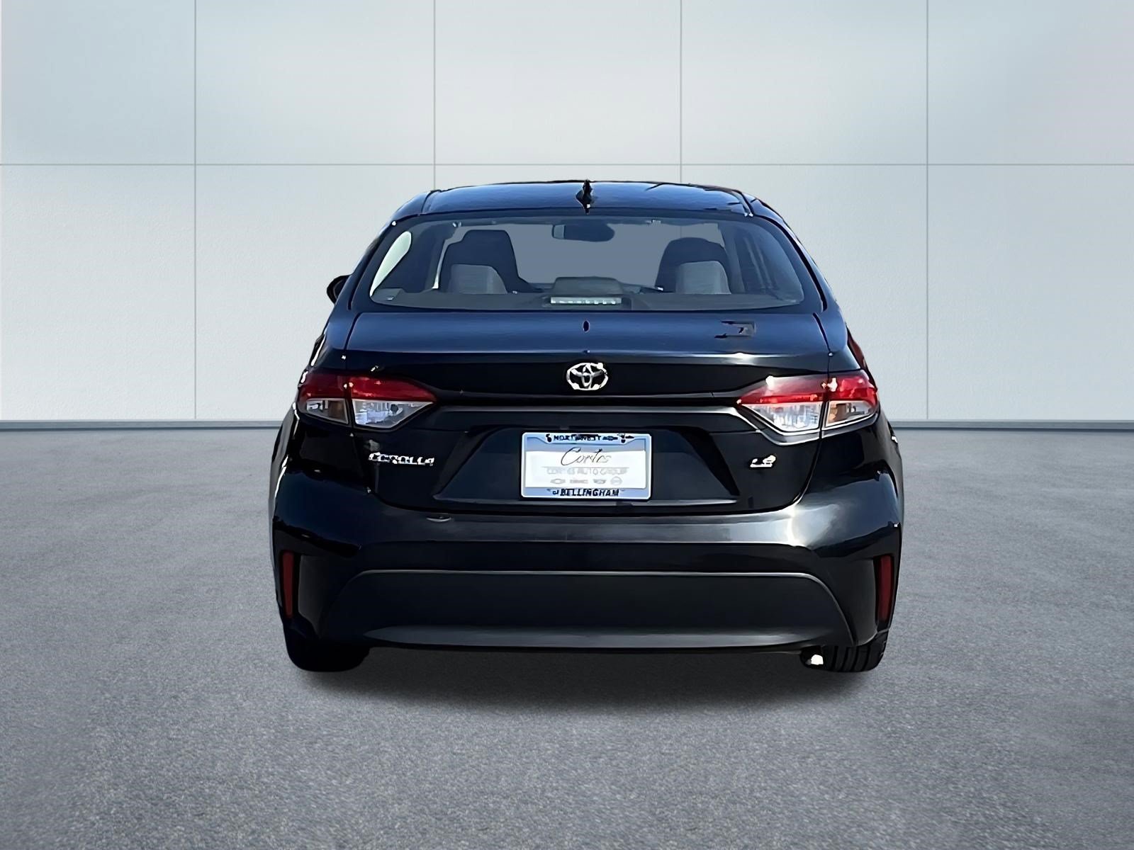 Used 2025 Toyota Corolla LE FWD image 5