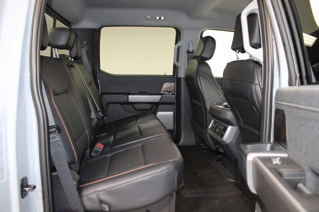 New 2026 Ford F250 Lariat w/ Black Appearance Package image 32