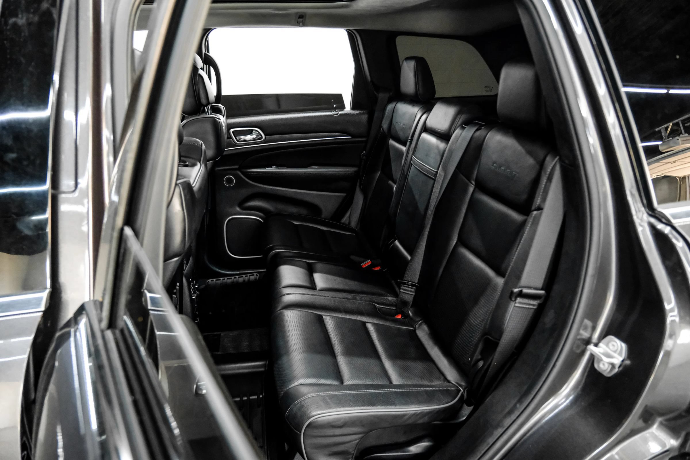 Used 2021 Jeep Grand Cherokee Summit AWD/4WD image 45