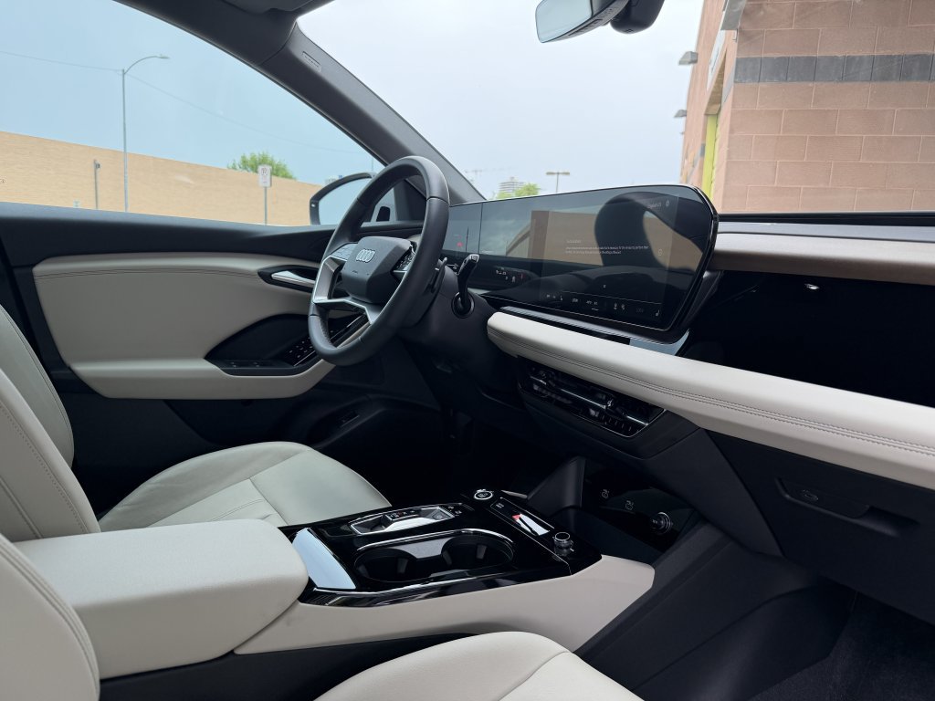 Used 2025 Audi Q6 e-tron Premium RWD image 42