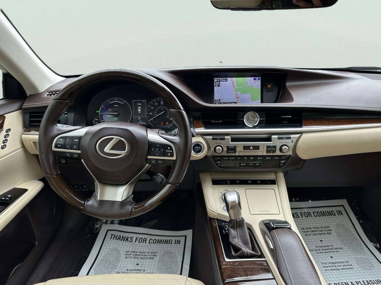 Used 2016 Lexus ES 300h w/ Luxury Package w/Wood Trim FWD image 20