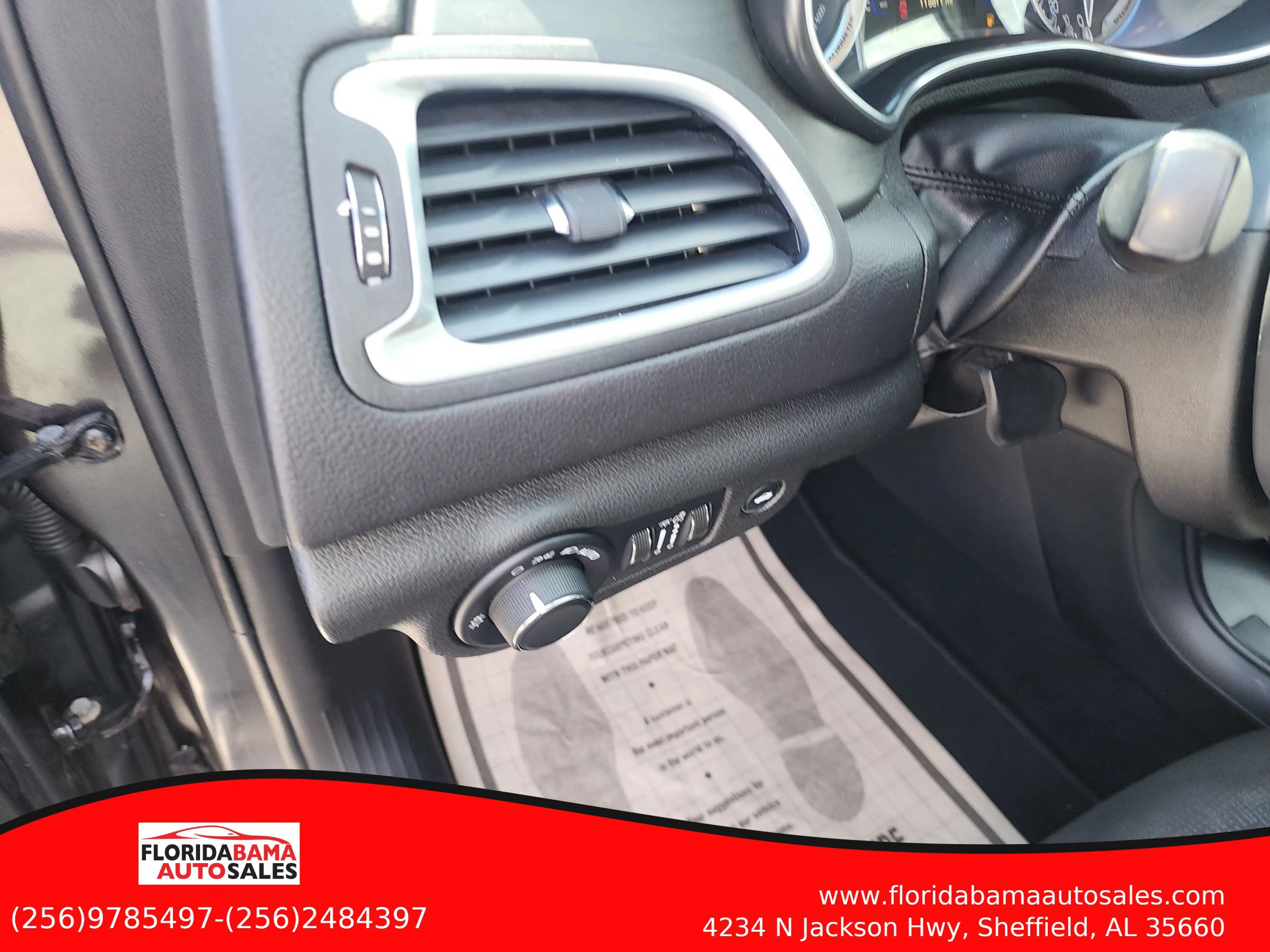 Used 2015 Chrysler 200 Limited FWD image 14