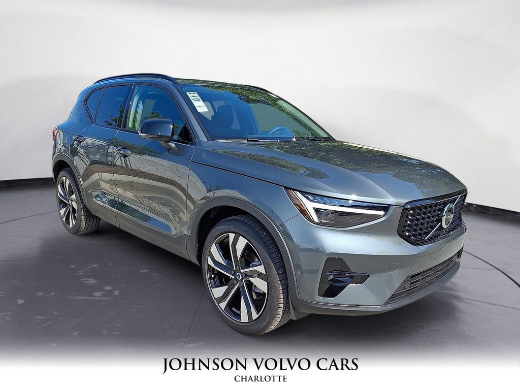 New 2026 Volvo XC40 B5 Ultra w/ Protection Package Premier