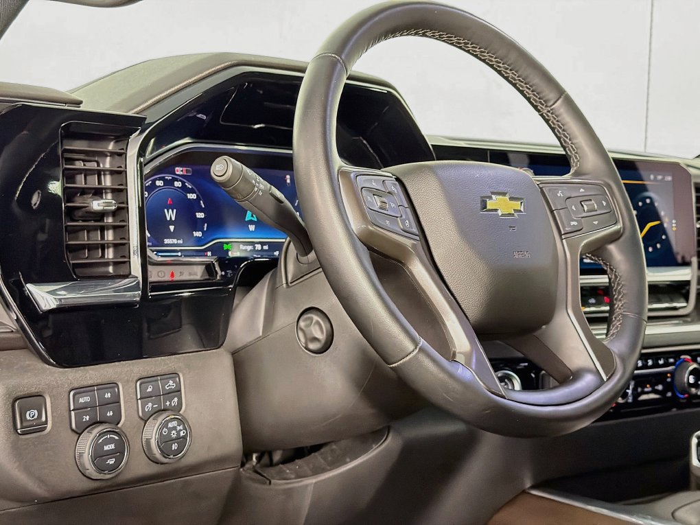 Used 2024 Chevrolet Silverado 1500 High Country AWD/4WD image 36