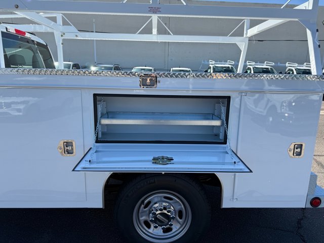 New 2026 Ford F250 XL w/ XL Chrome Package image 10