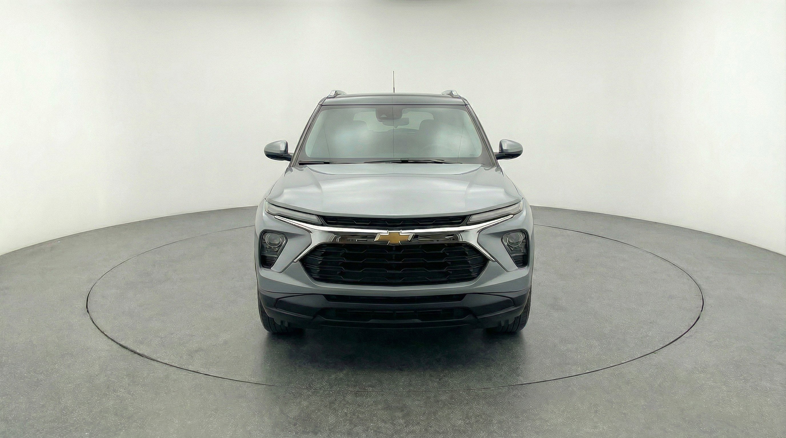 Used 2025 Chevrolet TrailBlazer LT image 2