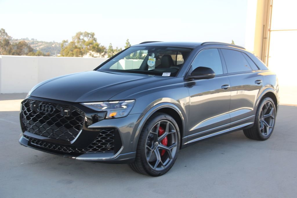 New 2025 Audi RS Q8 performance image 3