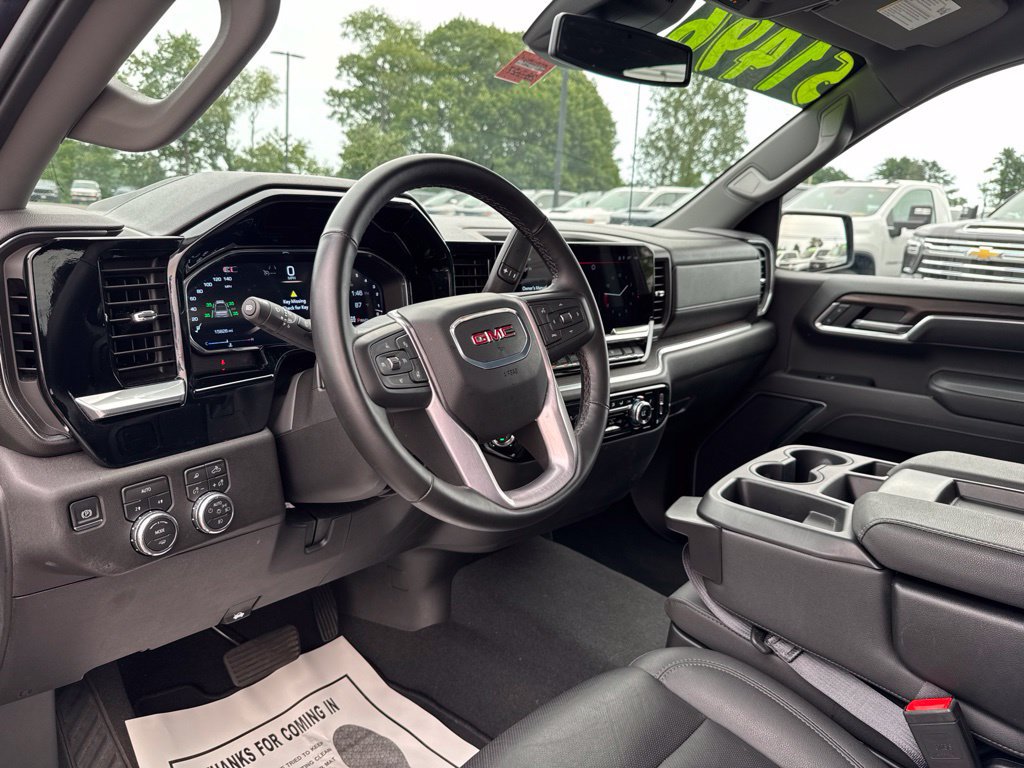 Used 2026 GMC Sierra 1500 SLT AWD/4WD image 16