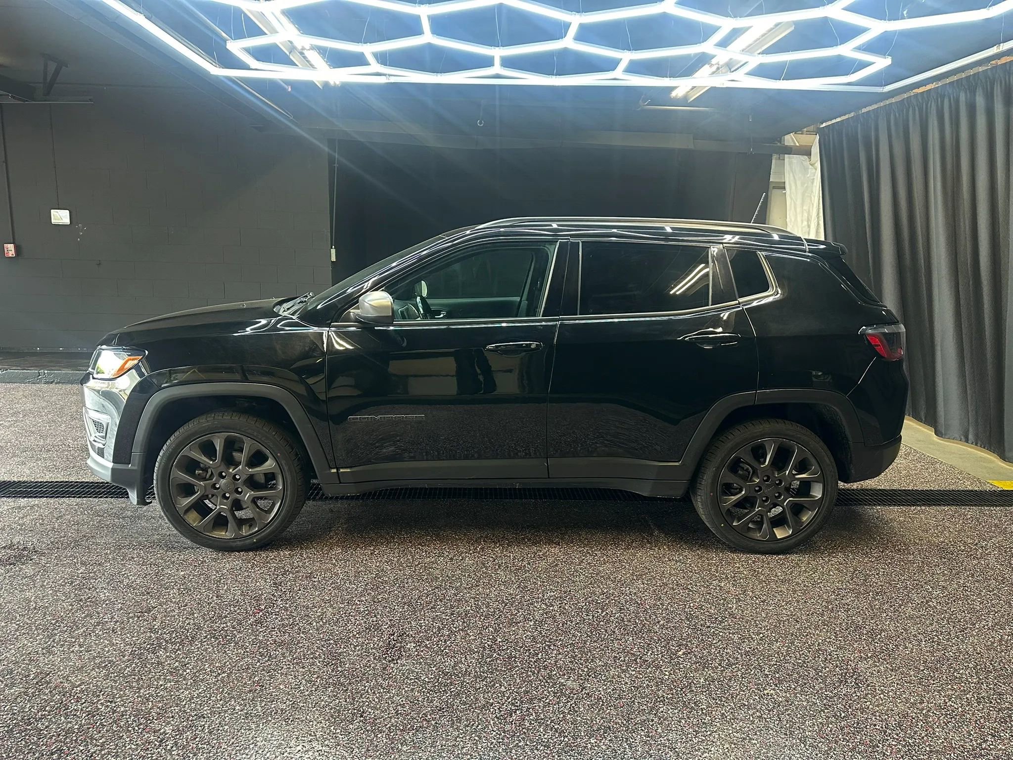 Used 2021 Jeep Compass Latitude AWD/4WD image 4