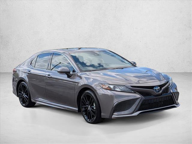 Used 2022 Toyota Camry XSE image 3